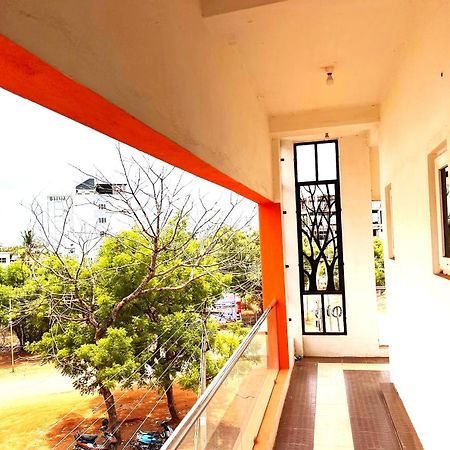 Asshappystayinn Hotel Tiruchirappalli Номер фото
