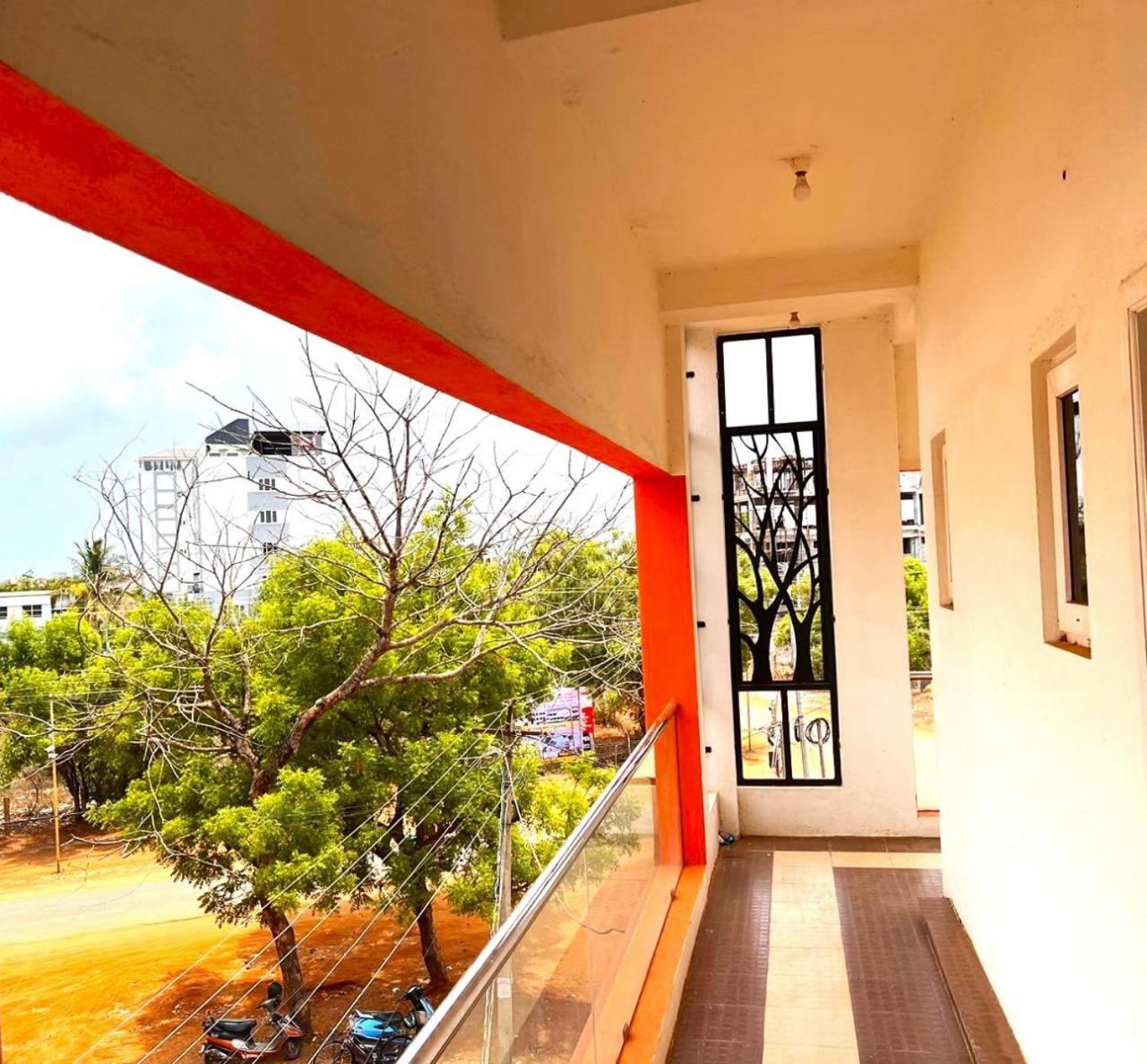 Asshappystayinn Hotel Tiruchirappalli Экстерьер фото